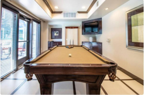 Amazing vacation & shopping in San Diego 2 suits and 3 bath FB1